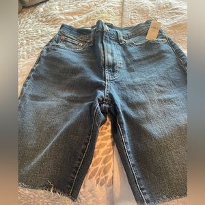 Gap Bermuda Short High Rise - 9in